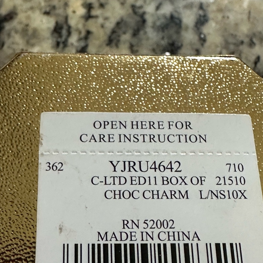 Juicy Couture 2009 Limited Edition Valentine Box of Chocolates Charm YJRU2672 - Picture 15 of 15